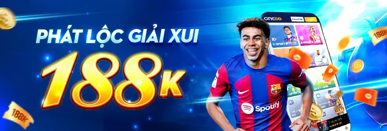 Bàn Poker với các quân bài